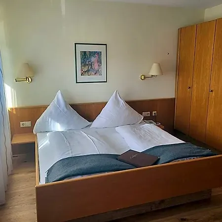 Brauereigasthof Dachsenfranz 3*